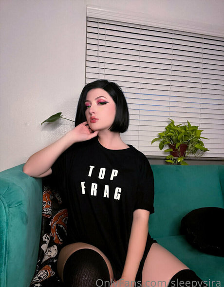 sleepysira nudes model photo