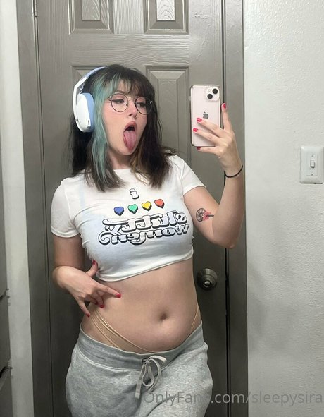 sleepysira naked pornstar archive