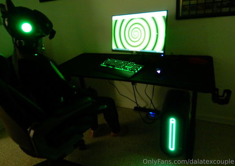 dalatexcouple model naked gallery