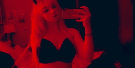 pinkharm star naked img