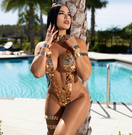 Melany Fernandez naked pornstar pics