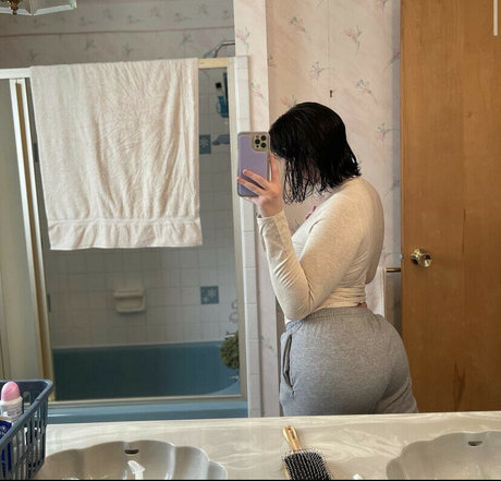 Sierraaa03 pornstar galleries