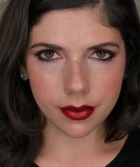 Emily H Barry hd actress images