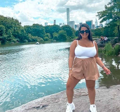 Sapir Sol model pornographic photos