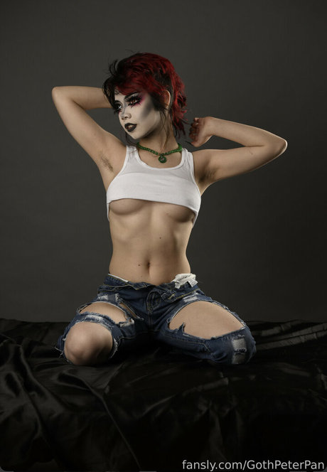 lynzzieleggat sexy model photo