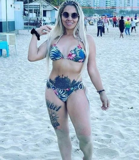 Sheila Bellaver model art gallery