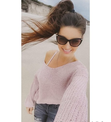 deniellefree high quality actress pics