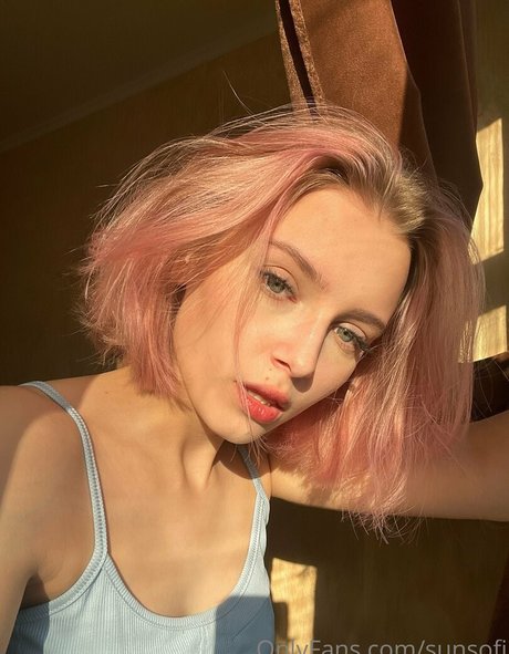 Sunsofi model beautiful image