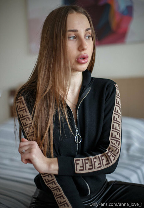 anna love 1 star top photo