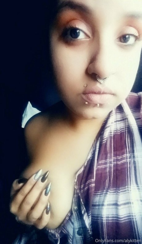 raeraejiggles nice star picture