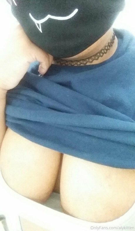 raeraejiggles model free galleries