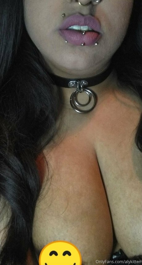 raeraejiggles perfect actress img