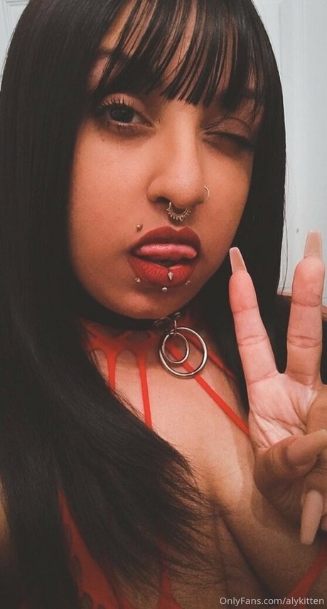 raeraejiggles star nudes gallery