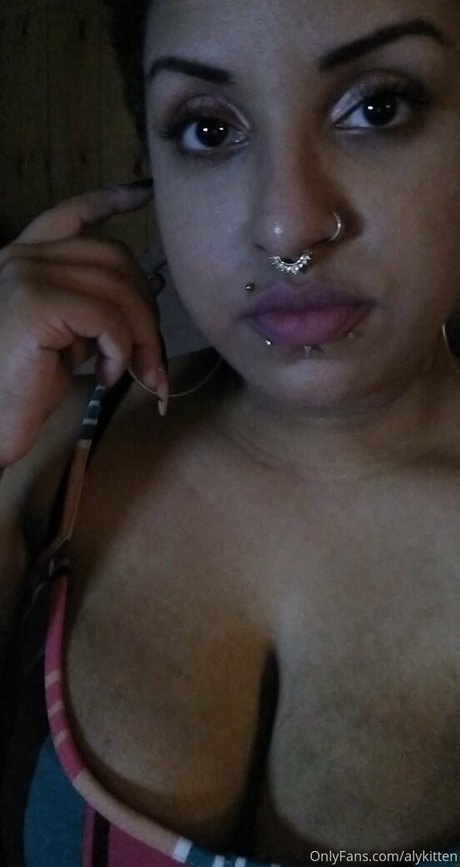 raeraejiggles pretty actress galleries