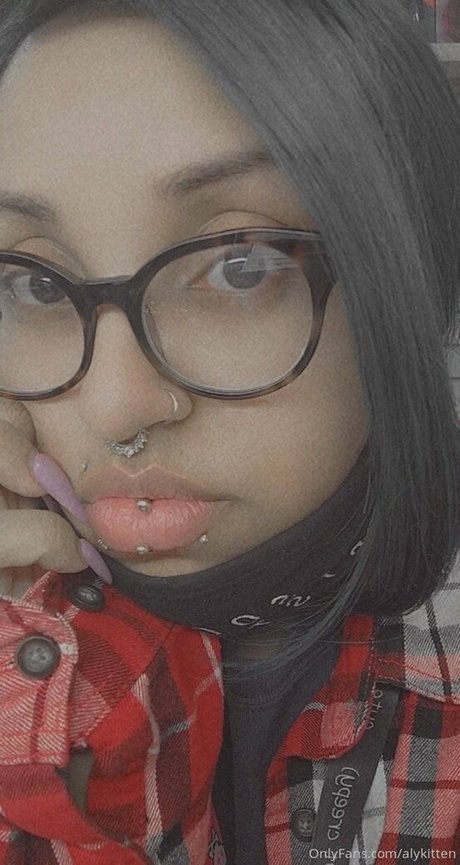 raeraejiggles pornstar perfect image