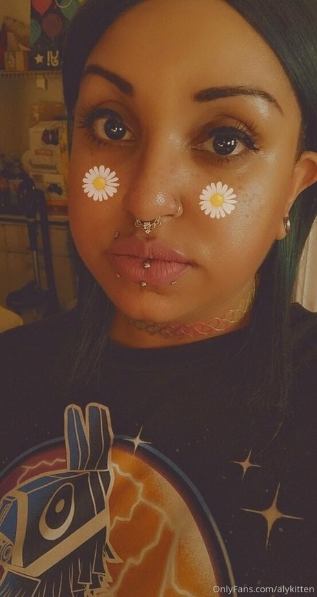 raeraejiggles star sexy img