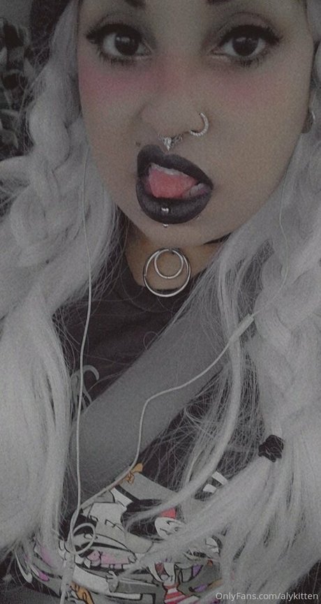 raeraejiggles pornstar art archive