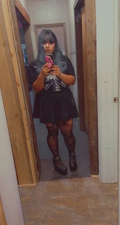 raeraejiggles pornstar beautiful pic