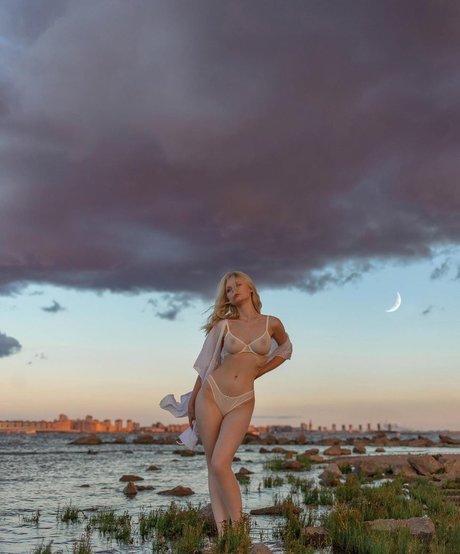 Aspiratova nude model pic