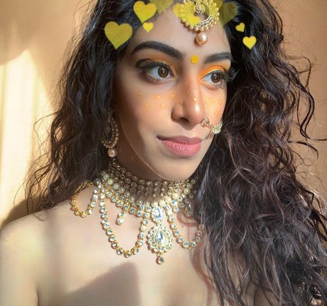 BambiAfterDark pretty model photos