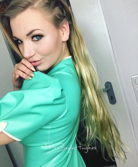 Beyla Hughes hd actress pic