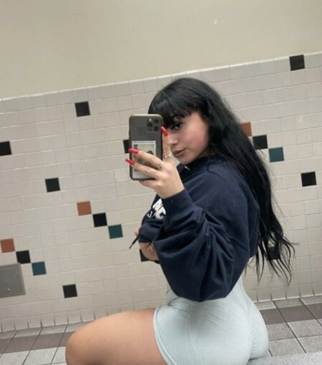 vnikolee model sexy picture