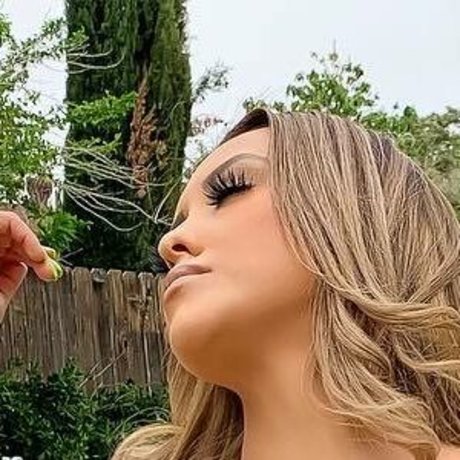 Lupe Ramos nice model images