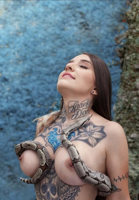 Aninha Buss high quality pornstar img