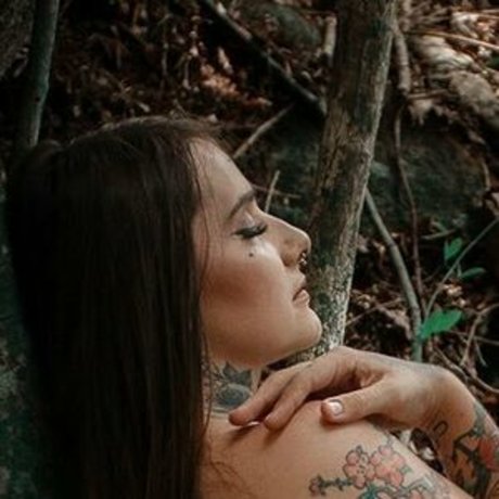 Aninha Buss nude model gallery