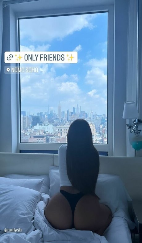 Theonlyrylie art pornstar galleries