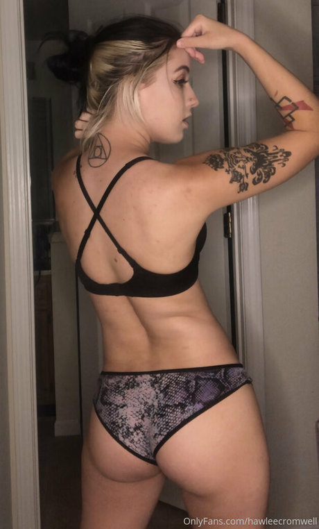 Hawlee Cromwell pornstar img