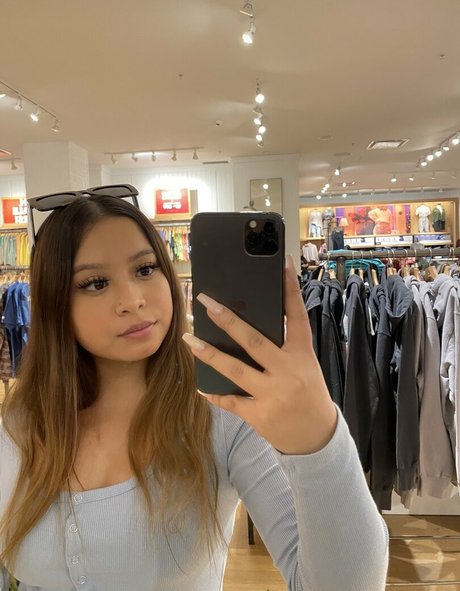 Jessica Huynh star best images