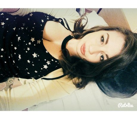 fuzyfruzsina model sexy pics