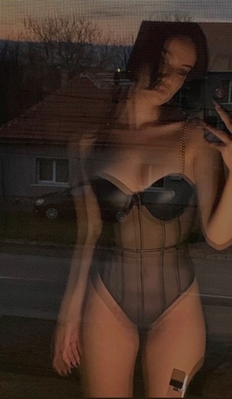 Mara Stanciu hot model images