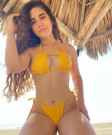 Sassi Z model erotic pic