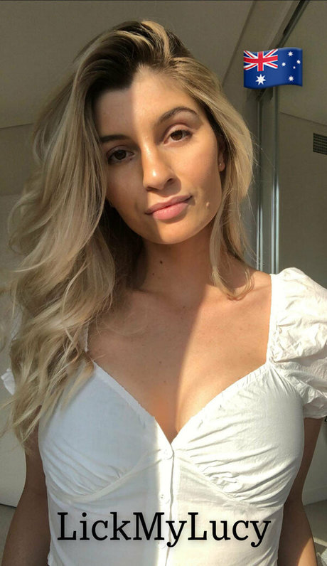 uncutsextapes model naked photos