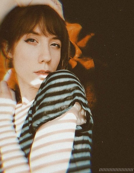 freemoralia adult actress pictures