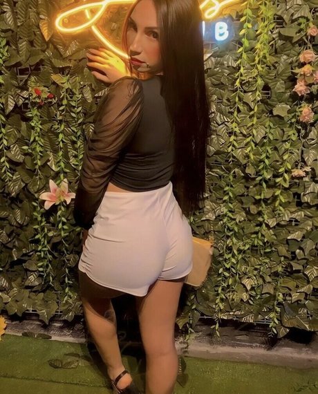 Mila Valentin sex pornstar img