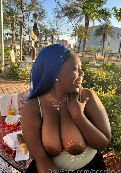 her sheys star naked photo