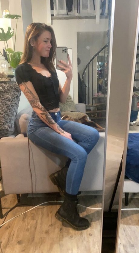 casspertheghxstfree star nudes gallery