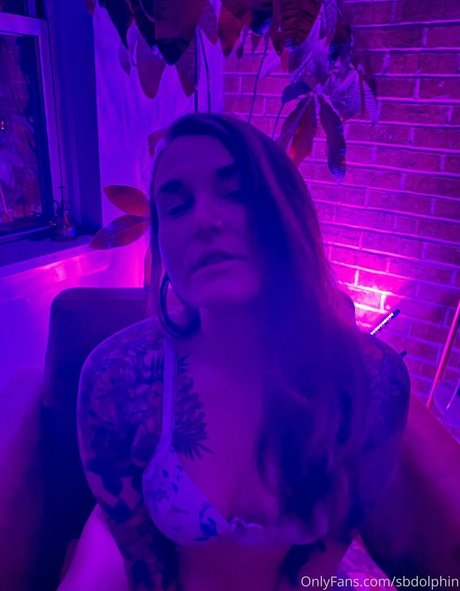 sbdolphin erotic actress picture