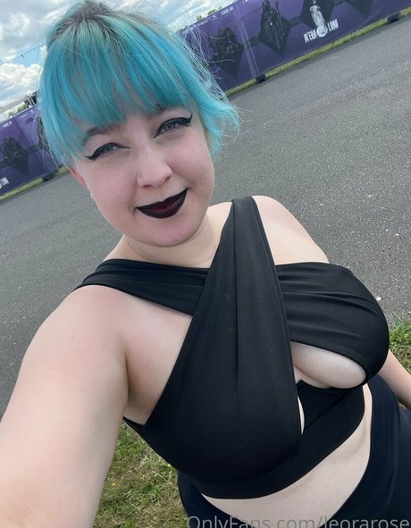 leorarose naked star pics