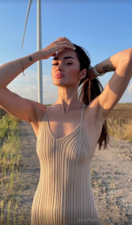 Tiny Zoe star hot galleries