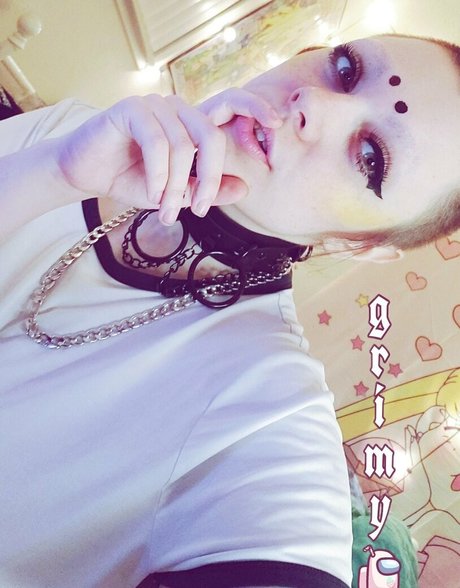 grimybby star nude img