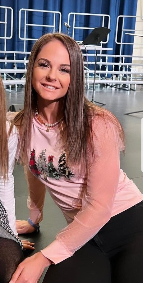 peacheskayla free model pictures