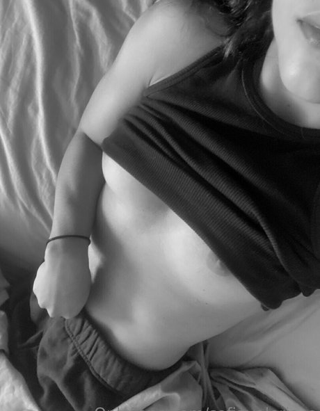 Sofia Valeria star naked pic