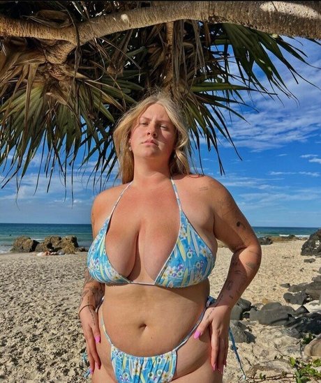 Chynnaclair model exclusive images