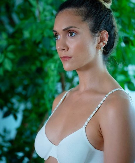 Alyson Stoner star top gallery