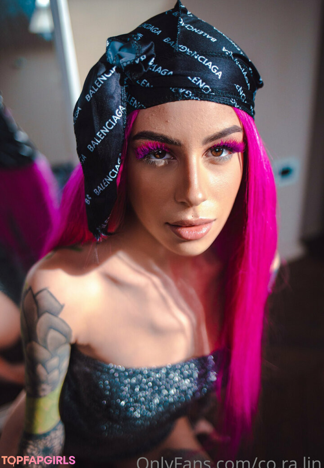 co ra lin model high quality photo