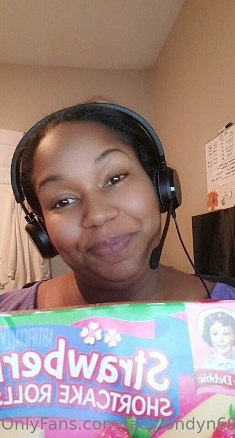 ladylondyn69 sexy model img